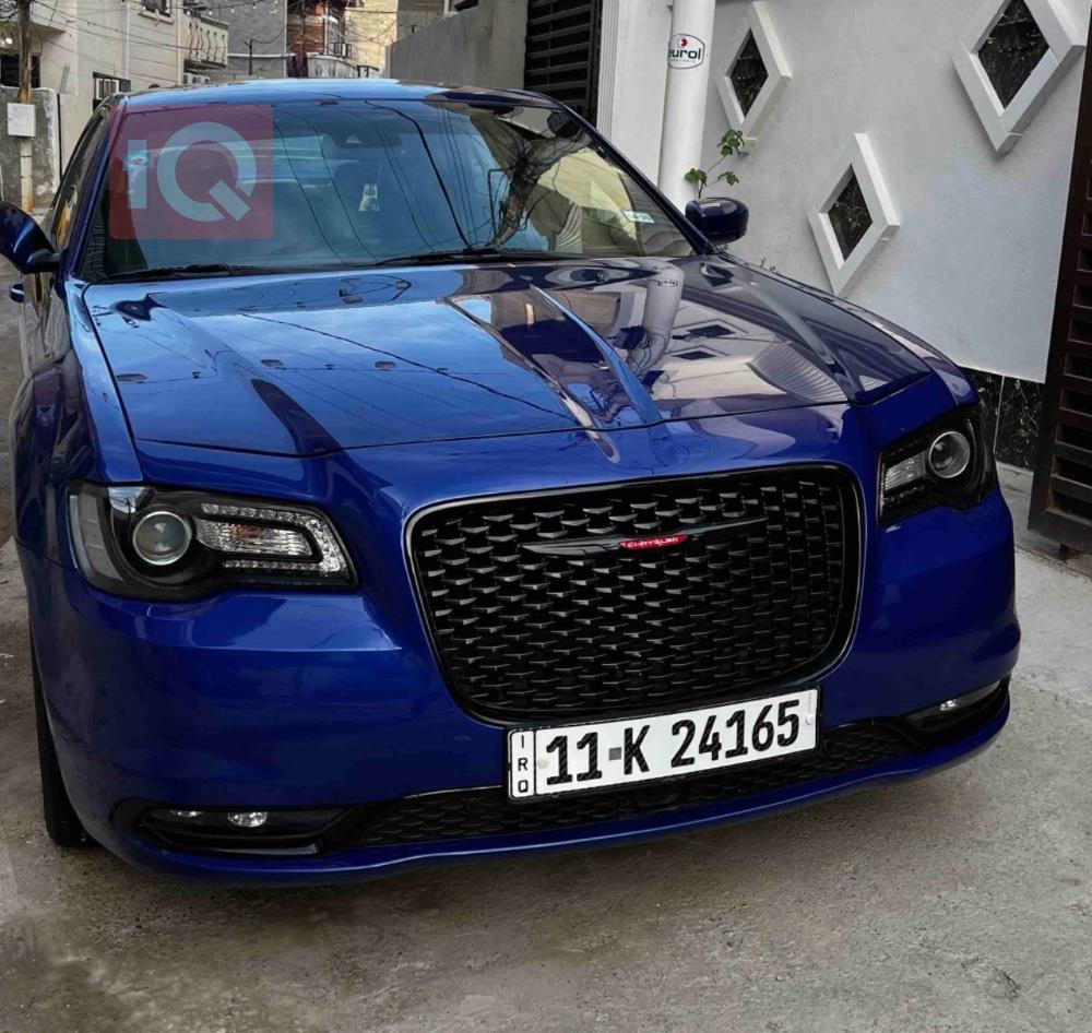 کرایسلەر 300